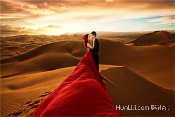 沙漠婚纱图片_沙漠婚纱艺术照